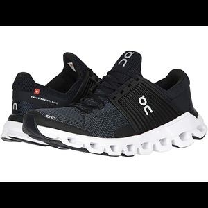 On Cloud Cloudswift Black Tennis Shoes